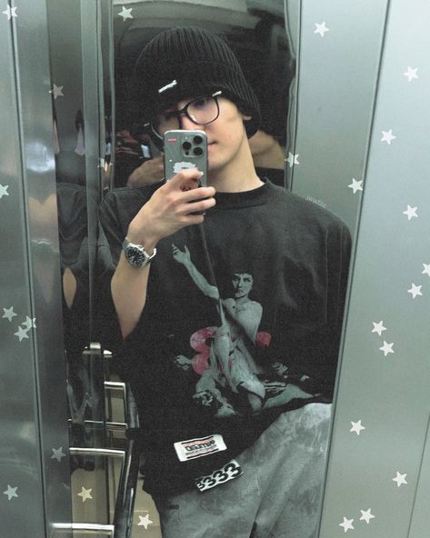 Wonwoo Mirror Selca, Jeon Wonwoo Boyfriend Material, Wonwoo Svt Boyfriend Material, Wonwoo Boyfriend Material, Wonwoo Boyfriend, Jeon Wonwoo, Seventeen Going Seventeen, Diamond Life, Boy Tattoos