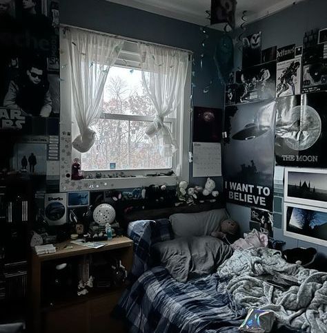 Alt Boy Room, Male Manipulator Aesthetic Room, Dark Blue Room Aesthetic Bedroom, Eboy Room, Dark Grunge Bedroom Aesthetic, Messy Bedroom Aesthetic Dark, Room Inspo Blue Walls, Clutter Core Room, Bedroom Inspirations Grunge