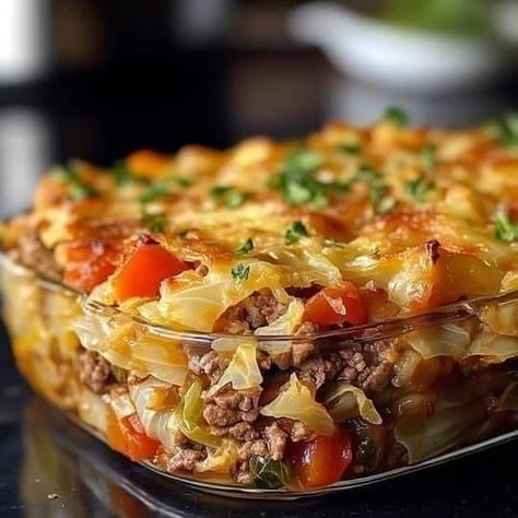 The Pioneer Woman Ree Drummond——Fans �� | 🍲 Savory Cabbage Beef Bake 🍲 | Facebook Cabbage Beef Casserole, Cabbage And Ground Beef, Savory Cabbage, Beef Bake, Cabbage Beef, Small Cabbage, Recipes Savory, Jamie Oliver Recipes, Mince Recipes