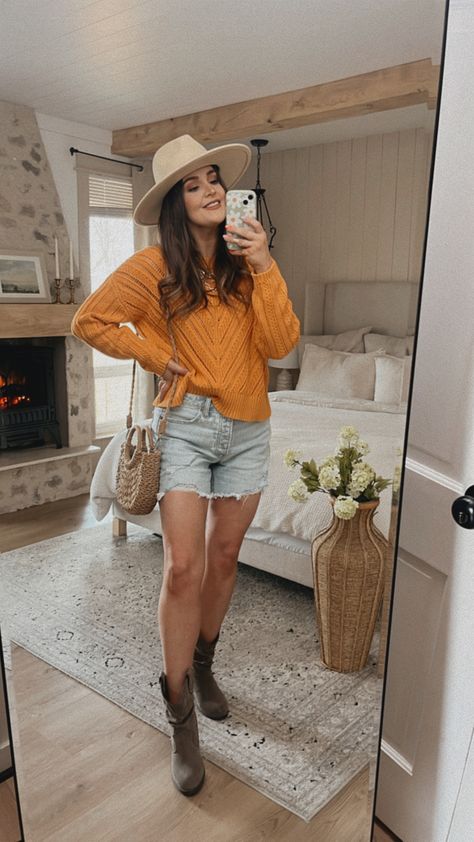 Oversized Top Outfit, Outfits Oversize, Summer Style Ideas, Top Outfit Ideas, Outfits 2023 Summer, Jean Short Outfits, Cozy Outfits, Summer Styling, Boots Style