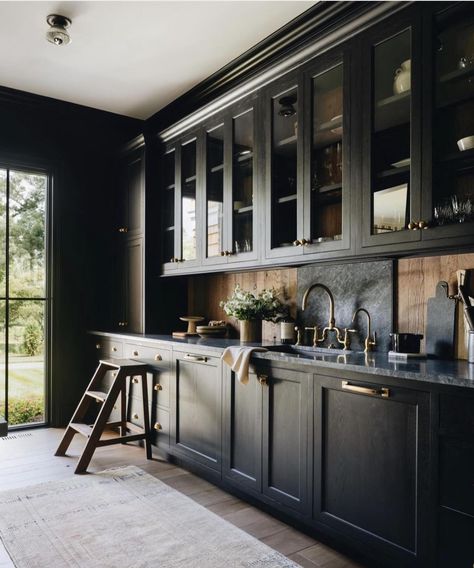 Black Interiors, Kate Marker Interiors, Millwork Details, Kitchen 2024, American Interior, Dark Kitchen, Butlers Pantry, Bar Designs, Butler Pantry