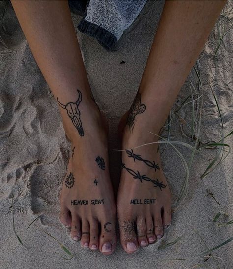 Leg Tattoos Small Simple, Small Toe Tattoos, Tattoo On Feet For Women, Feet Tattoos For Women Beautiful, Top Of Foot Tattoo, Toe Tattoo, Foot Tattoo Designs, Tattoo Oil, Small Foot Tattoos