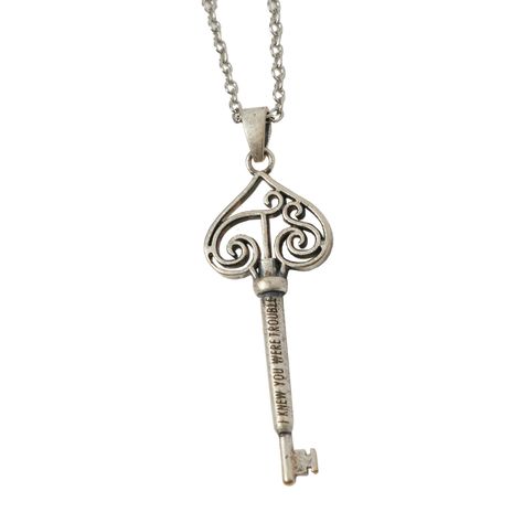 Shop the Official Taylor Swift Online store for exclusive Taylor Swift products including shirts, hoodies, music, accessories, phone cases, tour merchandise and old Taylor merch! Taylor Swift Jewelry, Taylor Swfit, Silver Key Necklace, Taylor Swift Merchandise, Taylor Swift Fearless, Taylor Swift Red, Red Taylor, Key Necklace, Lariat Necklace