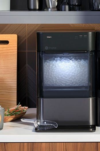 Nugget Ice Maker At Home, Pebbled Ice Maker, Counter Top Ice Maker, Ice Maker Countertop, Ice Maker In Kitchen Built Ins, Ice Machine In Kitchen, Ice Nugget, Ice Eater, Pebble Ice Maker