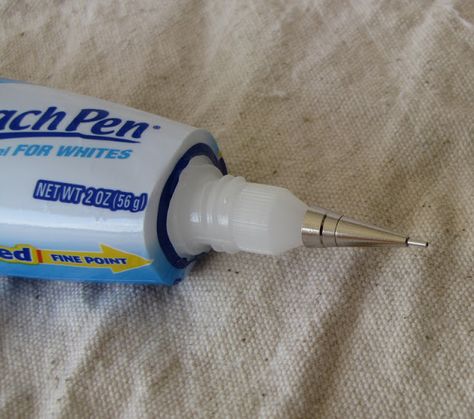 For a finer tip on your bleach pen shirt projects... Bleach Pen Art, Bleach Pen Shirt, Bleach Pen Designs, Bleach Pen Diy, Pen Projects, Bleach Pen, Painting Metal, Collage Techniques, Bleach Art