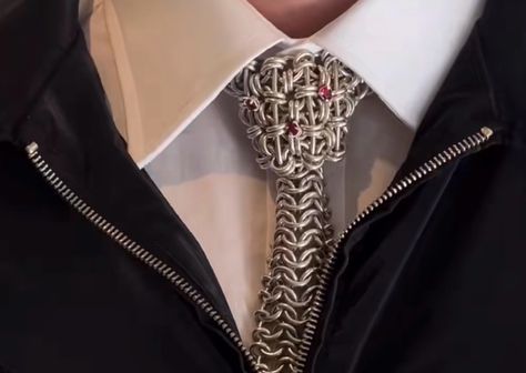 by @/blonde.design on tiktok Chainmail Tie, Chainmail Accessories, Diy Wardrobe, Prop Styling, Fashion Portfolio, Handmade Jewelry Diy, Chain Mail, Streetwear Men Outfits, Fancy Outfits