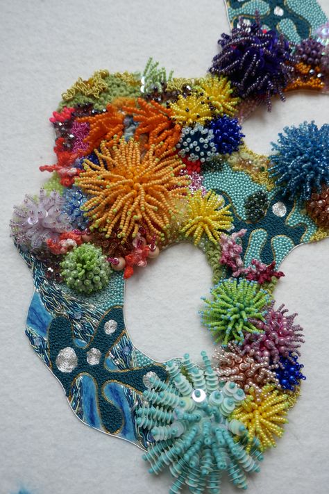 Embroidery Art With Beads, Art Embroidery Contemporary, Beaded Textile Art, Floral Beaded Embroidery, How To Hand Bead Fabric, Coral Embroidery Pattern, Creative Art Pieces, Bead Embroidery Art, Beading Textiles