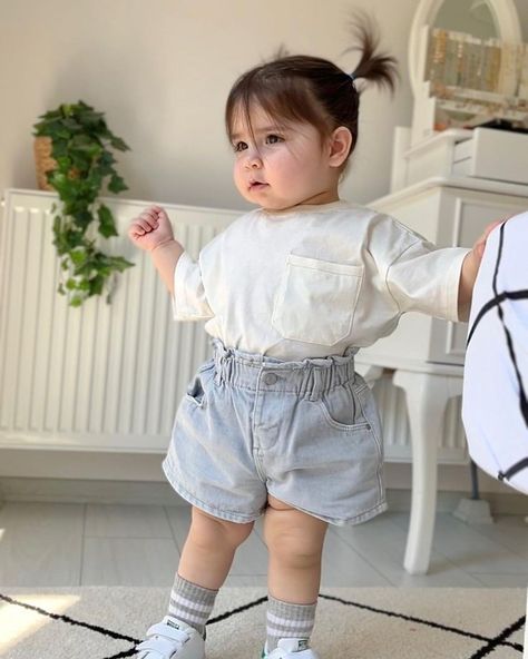 Toddler Spring Outfits, Kids Dress Wear, Kids Designer Dresses, Girls Style, Baby Outfit, Modest Fashion Outfits, Kids Outfits Girls