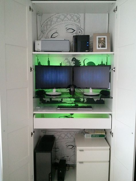 How to fit a home office/workstation into a small space. Yes! Graphic Art Background, Office Under Stairs, Modern Home Office Furniture, Tiny Office, Colorful Lighting, Ikea Wardrobe, Baby Proof, Closet Office, Small Home Offices