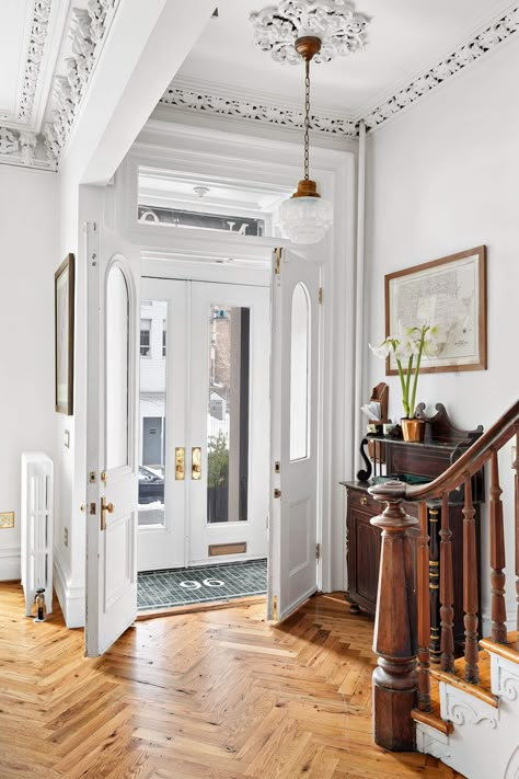 Brownstone Interiors, Nyc Brownstone, New York Brownstone, Parlor Floor, Brooklyn House, Interior Renovation, New York Apartment, Home Bathroom, Stylish Kitchen