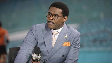 Michael Irvin, Randy Travis, Antonio Brown, Ezekiel Elliott, Football Hall Of Fame, Country Music Stars, Wide Receiver, Music Star, In Law Suite