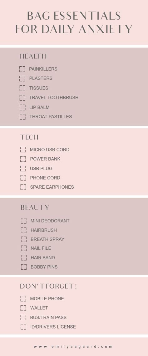 Uni Checklist, Small Purse Essentials, Purse Essentials List, Work Bag Essentials, Breath Spray, Everyday Bag Essentials, Uni Bag, School Bag Essentials, High School Survival