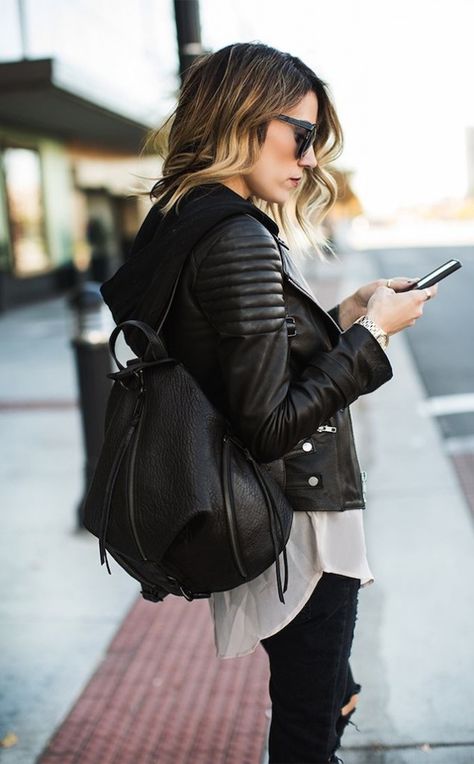 I was looking at backpacks as purses but we have to admit the sleeves on this jacket are some fire Cut Out Jeans, Mode Tips, Walking Down The Street, Winter Stil, Looks Street Style, Looks Black, Effortless Chic, Looks Style, Mode Inspiration