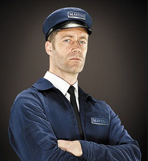 Colin Ferguson's "Maytag Man." I remember the commercials well when I was a kid and was stoked to see one of my favorite comedic Sci-Fi actors portray him as an adult. https://twitter.com/colinferg?lang=en Colin Ferguson, Crossing Jordan, Rodney Dangerfield, Cedar Cove, British Sitcoms, The Monkees, Afraid Of The Dark, Montreal Quebec, Comedy Films