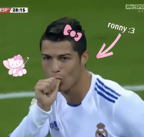 Funny Soccer Pictures, Johnny Depp And Winona, Real Madrid Photos, Cr7 Jr, Cristino Ronaldo, Funny Dp, Ronaldo Real Madrid, Ronaldo Videos, Cr7 Ronaldo