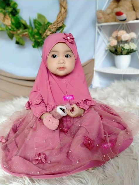 Hijab Sewing, Muslim Kids Fashion, Kids Abaya, Baby Hijab, Diy Tutu, Dress Design Patterns, Kids Fashion Dress, Islamic Girl, Hijabi Girl