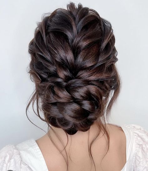 Black Hair Wedding Updo, Wedding Up Do Brunette, Dark Hair Updo Wedding, Wedding Updo Braid, Up Do Bridesmaid Hair, Bride Brunette, Brunette Bridal Hair, Bride Hairstyles Updo, Bridesmaid Hair Inspo