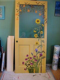 Diy Screen Door, Painted Door, Upcycle Ideas, Makeover Bedroom, Flowers Painted, Old Windows, Sunflower Painting, Old Door, Old Doors