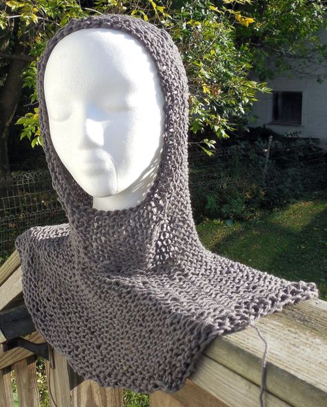 Free Knitting Pattern for Chain Mail Cowl and Hood Chainmail Patterns, Cowl Patterns, Princess Crafts, Aged Clothing, Yarn Creations, Crochet Hood, Medieval Party, Hood Pattern, Loom Craft