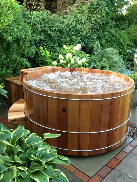 Cedar Hot Tub installed in UK by Riviera Hot Tubs Wooden Hot Tub, Small Hot Tub, Round Hot Tub, Hot Tub Landscaping, Hot Tub Patio, Outdoor Hot Tub, Cedar Hot Tub, Diy Hot Tub, 2x4 Projects