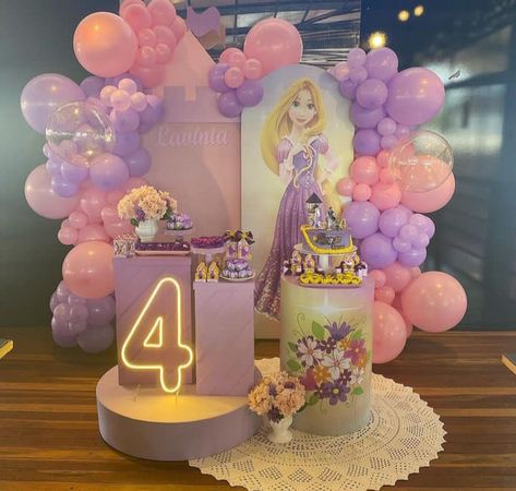 Rapunzel Balloons, Rapunzel Birthday Decorations, Rapunzel Decorations, Rapunzel Birthday Party Decorations, Rapunzel Birthday Party Ideas, Fairy Theme Birthday Party, Rapunzel Birthday Cake, Kids Party Centerpieces, Disney Princess Birthday Cakes