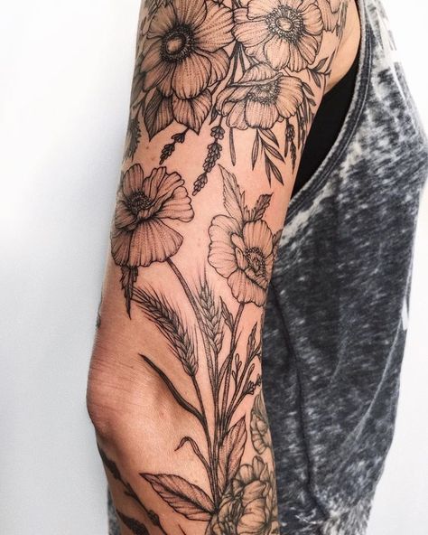 Yg Tattoos, Wheat Tattoo, Botanisches Tattoo, Cool Half Sleeve Tattoos, Wildflower Tattoo, Poppies Tattoo, Upper Arm Tattoos, Cat Tattoos, Floral Tattoo Sleeve