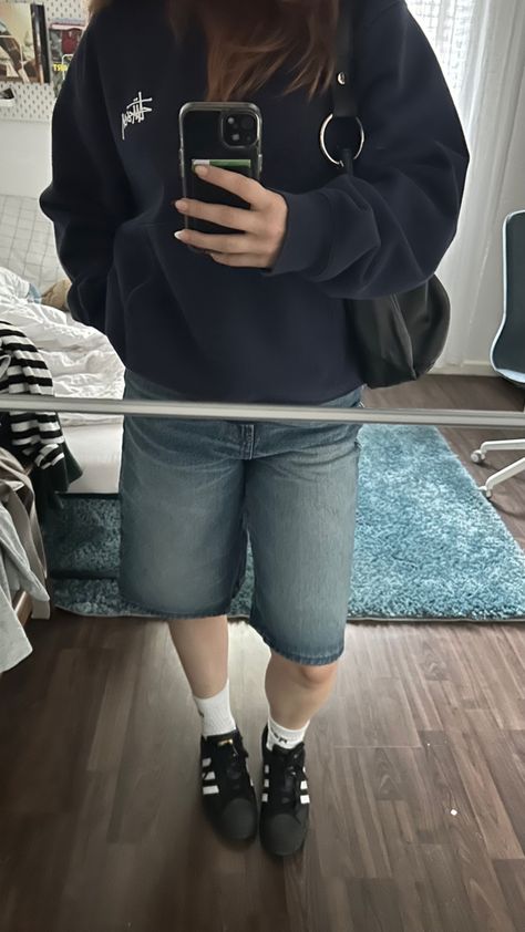 Sk8 Sta Outfit, How To Style Black Adidas Superstar, Adidas Superstar Outfit Jorts, Hoodie With Jorts, Black Adidas Superstars Outfits, Outfits With Black Superstar Adidas, Styling Adidas Superstar, Hoodie And Jorts Outfit, Superstars Adidas Outfit