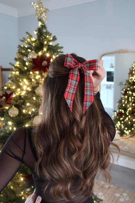 From our newest Holiday Collection! 🎄 This is THE silhouette of the season. Why not add a sweet, on-trend detail to your low pony or half up style? We've seen this look donned on classic icons like Brigitte Bardot, all the way to the runway collections.  Delicately made with a velvet, satin or grosgrain ribbon, this luxe hair accessory is fixed to a small French barrette for ease-of-wear.  Made by hand with precision and classic style in mind in Florida, USA. Free shipping within the US.  Follo Hair Accesorios, Velvet Hair Bow, Holiday Hair Bows, Hair Color Orange, Classic Hair, Bow Barrette, Holiday Hair, Christmas Hair Bows, Ribbon Hairstyle