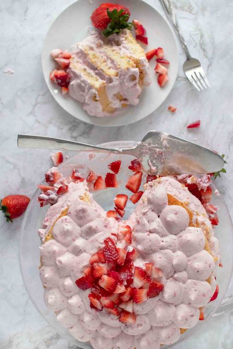 Italian Strawberry Cream Cake, Olive Garden Strawberry Cream Cake, Bee Sting Cake Recipe, Strawberries And Cream Cake, Fluffy Sponge Cake, Strawberry Cream Cake, Bee Sting Cake, Strawberry Cream Cakes, Italian Cream Cakes