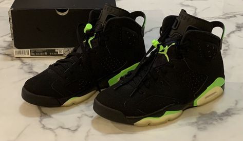 Size 10.5 - Nike Air Jordan 6 Retro Electric Green CT8529-003 Get a price at https://copapair.com/size-10-5-nike-air-jordan-6-retro-electric-green-ct8529-003/ Jordan 4 Green Glow, Air Jordan 4 Retro Metallic Green, Black And Green Jordans, Jordan 4 Retro Metallic Green, Electric Green Jordan 6, Green Jordans, Jordan Retro 6, Air Jordan 6 Retro, Nike Air Jordan 6