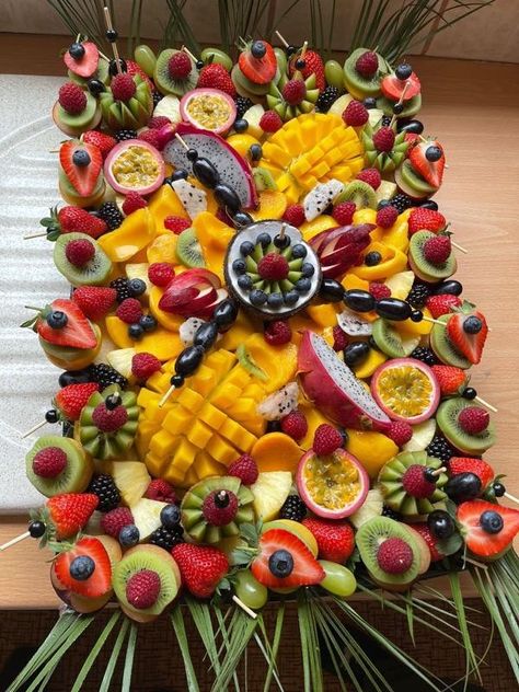 Exotic Fruit Platter, Charcuterie Recipes, Fruit Platter, Exotic Fruit, Food Platters, Christmas Centerpieces, Fruit Salad, Eye Candy, Salad