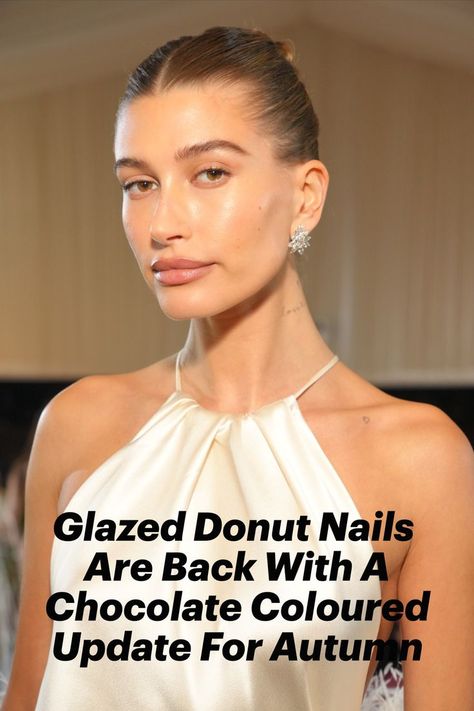 Founder of Rhode Beauty Hailey Bieber wears a natural, fresh face of makeup and an off-white gown at the 2022 MET Gala Glaze Nails, Cut Dog Nails, Hailey Bieber Nails, Glazed Donut Nails, Bieber Nails, Donut Nails, Nail Trimming, Chocolate Glazed Donuts, Natural Nail Art