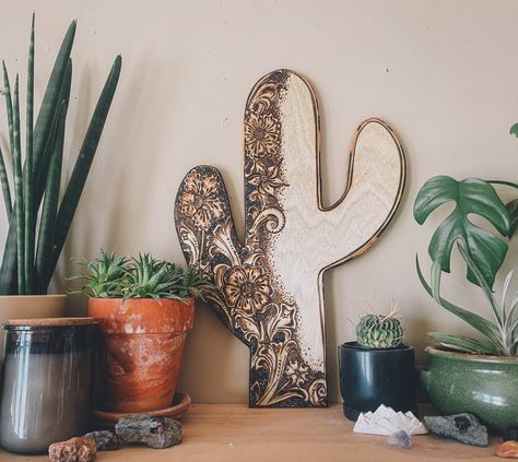 Wooden Cactus, Character Customization, Western Bedroom Decor, Western Rooms, Wood Burn Designs, Desert Decor, Cactus Wall, Woodburning Projects, Wood Burning Crafts