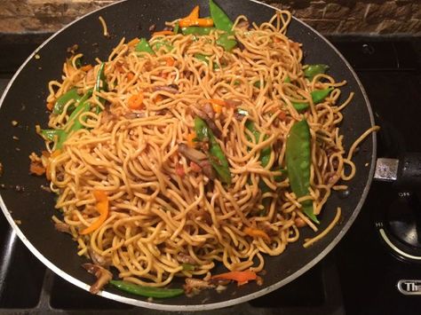 This Lo Mein will be a huge hit with adults and kids alike. Easy, fresh, and flavorful, my family declared this Lo Mein "better than Chang's!"    This Lo Mein is fabulous! I made it for the first time last week~to go with Chinese take out that my husband brought home~and my family Pf Chang Lo Mein Recipe, Pf Changs Lo Mein Copycat, Pf Changs Noodles Lo Mein, Pf Changs Lo Mein Recipe, Family Savvy, Pf Chang, Lo Mein Recipe, Orange Carrots, Barbecue Pork Ribs