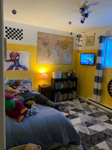 Boys Yellow Bedroom, Bedroom For Toddler Boy, Yellow Toddler Room, Manly Bedroom Ideas, Yellow Boys Bedroom, Boys Bedroom Orange, Colorful Boys Room, Yellow Boys Room, Yellow Kids Bedroom