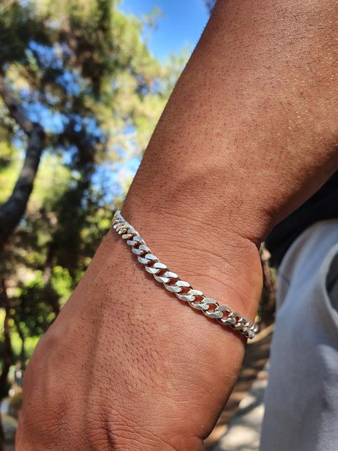 925 Sterling Silver Curb Link Bracelet, Cuban Link Silver Bracelet,Chain Bracelet,Men Bracelet, Women Bracelet, Gift For Her, Gift For Him ★ ★ ★  PRODUCT DETAILS ★ ★ ★ ► 925 Sterling Silver ► bracelet on the model: 9 Inc (22cm) ►model wrist size: 8 Inc (20cm) ►Width: 6  mm  ➥ ★ ➥  Product is made by masters who have proven themselves in this business for many years in the Istanbul Grand Bazaar and have experience. With their experience and craftsmanship, they first give the product the shape of Cuban Link Bracelet Men Silver, Sliver Braslate For Men, Sterling Silver Bracelets For Men, Silver Chain Bracelet For Men, 925 Silver Bracelets For Men, Men’s Silver Bracelet, Mens Silver Bracelets, Men Silver Bracelet, Silver Bracelets For Men