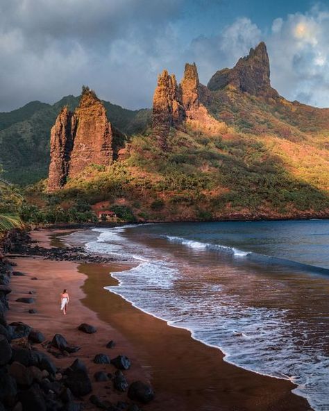 Nuku Hiva, Marquesas Islands, Cast A Spell, Vacation Photos, French Polynesia, Tropical Vacation, Tropical Vibes, South Pacific, Places Around The World