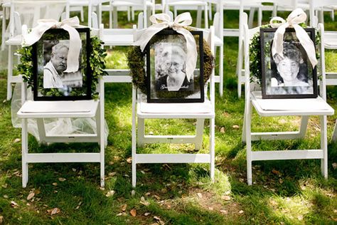 Memory Table Wedding, Vowel Renewal, Boda Mexicana, Pink Bride, Wedding Chairs, Wedding Memorial, Resort Wedding, Wedding Dresses Simple, On Your Wedding Day