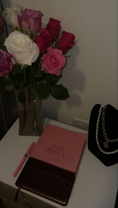 Bible study with roses Peaceful Aesthetic Black Women, Black Girls Bible Aesthetic, Luxury Christian Aesthetic, Chruch Girl Asthetic, Vison Boards God, Baddie Christian Aesthetic, Bible Aesthetic Black Women, Closer With God Aesthetic, Praying Black Woman Aesthetic