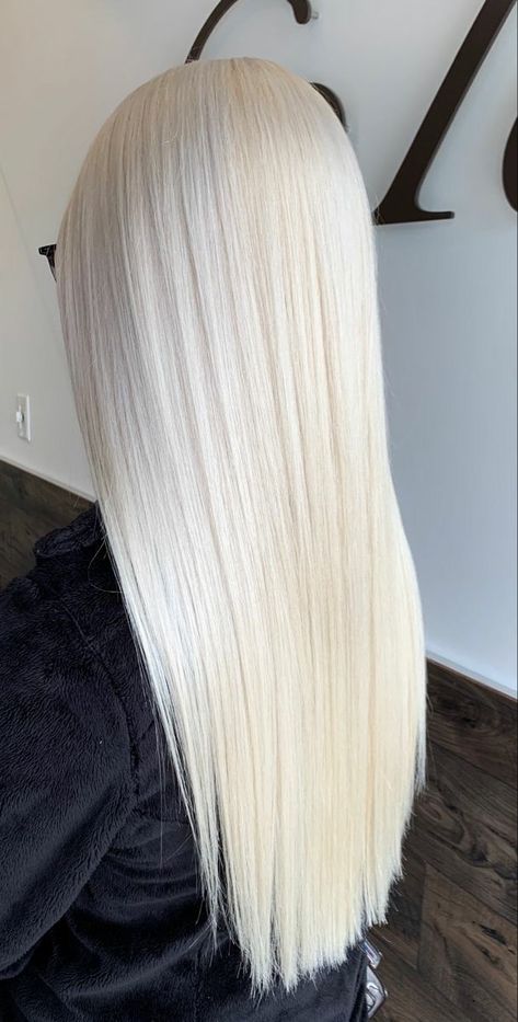 Blonde Hair Goals, Ice Blonde Hair, Perfect Blonde Hair, Bright Blonde Hair, Platinum Blonde Hair Color, Long White Hair, Icy Blonde Hair, Kadeřnické Trendy, White Blonde Hair