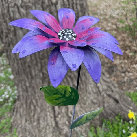 Metal Flowers Garden, Painting Metal, Summer Hot, Metal Flower, Daylilies, Flowers Garden, Garden Stakes, Enamel Paint, Metal Flowers