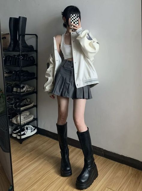 acubi fashion, acubi club, asian, korean fashion, grunge, gray, black, cheegu, aesthetic (credits to the owner) Aesthetic Korean Outfits, Acubi Fashion, Moda Aesthetic, Plus Zise, Aesthetic Korean, Random Image, Mein Style, Asian Outfits, Mode Streetwear