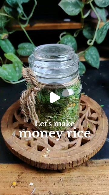 Raven 🌿✨ | Witchcraft Coach on Instagram: "Let's make some money rice! 🤑💸  #spellwork #spellwork101 #money #abundance #moneyspell #moneyspellwork #witchcraft #witch #beginnerwitch #babywitch" Herbs For Money Spell Jar, Money Charm Bag Spell, Money Rice Hoodoo Recipe, Money Rice Recipe, Money Rice Spell, Rice Witchcraft Uses, Herbs For Money Spells, Money Bowls, Witch Beginner