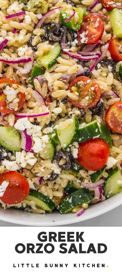 Orzo Salad Dressing, Orzo Salad Recipes Cold, Greek Salad Ingredients, Greek Orzo, Greek Pasta Salad Recipe, Greek Orzo Salad, Orzo Salad Recipes, Plat Vegan, Summer Flavors