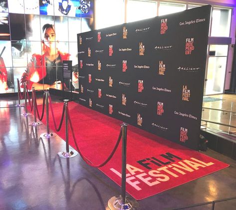 Red Carpet Event Entrance, Red Carpet Event Decorations, Black Tie Wedding Theme, Fashion Backdrop, Red Carpet Ropes, Red Carpet Decorations, Red Carpet Photo Booth, Red Carpet Prom, Red Carpet Theme Party