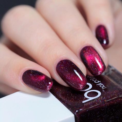 Burgundy Magnetic Nails, Nails For Magenta Dress, Dark Pink Nails With Glitter, Dark Berry Nails, Dark Magenta Nails, Nail Art For Engagement Brides, Red Magnetic Nails, Purple Red Nails, Purple And Red Nails