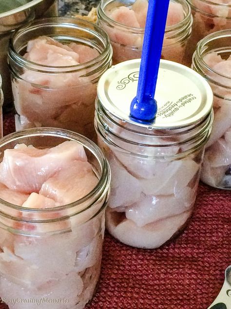 cold Things You Can Can In Jars, Dry Canning Recipes, Chicken Canning Recipes, How To Can Chicken, Canning Chicken Recipes, Canning Chicken Breast, Diy Canning Storage, Canning Storage Ideas, Pressure Canning Chicken