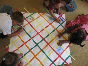 Preschool Friendship, School Diy Ideas, Friendship Theme, Friendship Activities, Making Quilts, Teach Preschool, Preschool Projects, Paper Quilt, Preschool Class