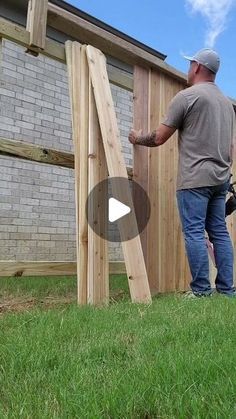 Diy Backyard Decor, Easy Diy Hacks, Construction Diy, Farmhouse Front Porches, Diy Fence, Building A Fence, Front Porch Ideas Curb Appeal, Candy Land Christmas Decorations Outdoor, Outdoor Furniture Plans