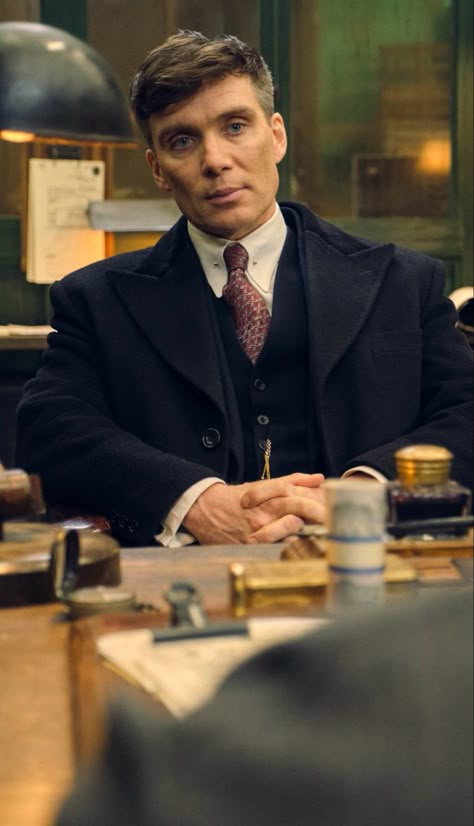 Thomas Shelby Haircut, Tommy Shelby Hair, Liverpool Football Club Players, Cillian Murphy Tommy Shelby, Peaky Blinders Season, Peaky Blinders Characters, Peaky Blinders Wallpaper, Peaky Blinders Thomas, Peaky Blinders Tommy Shelby